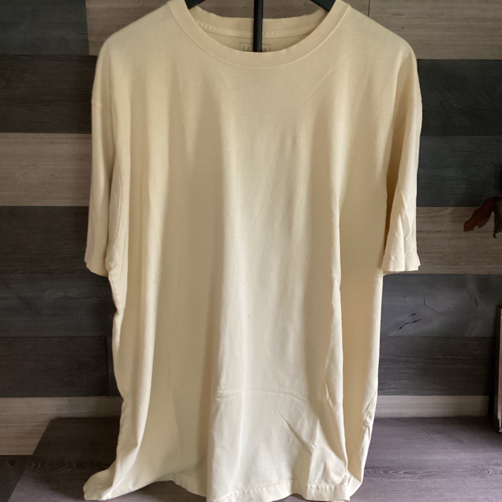 LL Bean Tee Mens XL Tall Black Cotton T Shirt Crewneck Traditional Fit Yellow